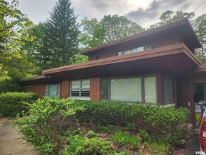 Building Photo - 151 W Detweiller Dr