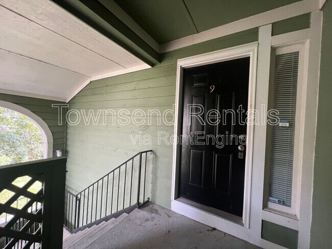 Building Photo - 950 Stewarts Creek Dr