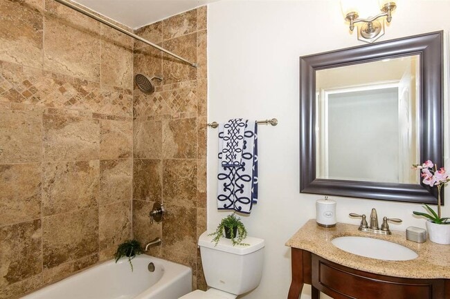 Foto del edificio - 15219 Faysmith Ave