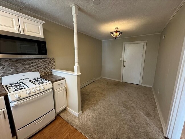 Building Photo - 38 Freebody St