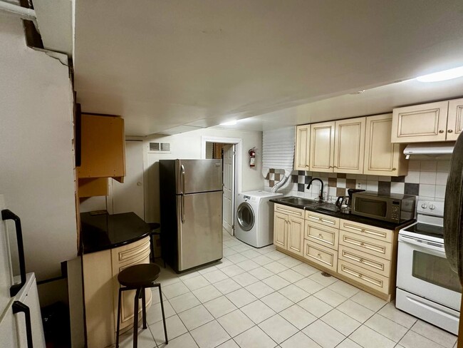 Building Photo - 27 Barberry Pl