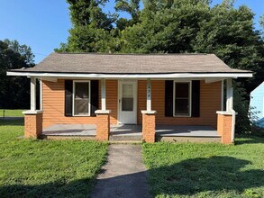 Building Photo - 438 Crews St