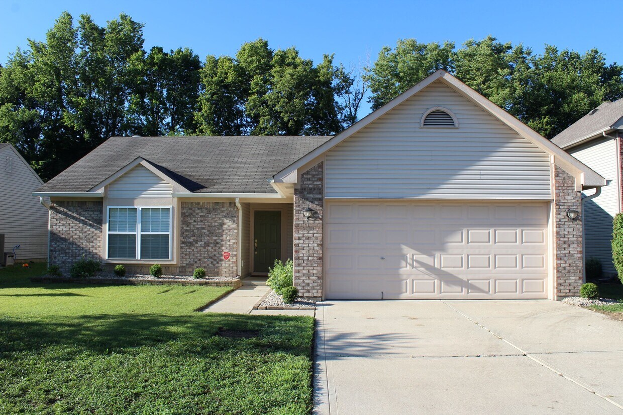4689 Turfway Ct, Greenwood, IN 46143 House for Rent in Greenwood, IN
