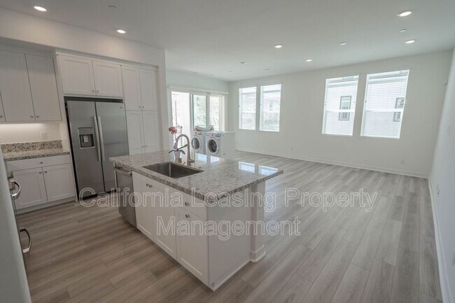 Foto del edificio - 26958 W Sandbar Willow Pl