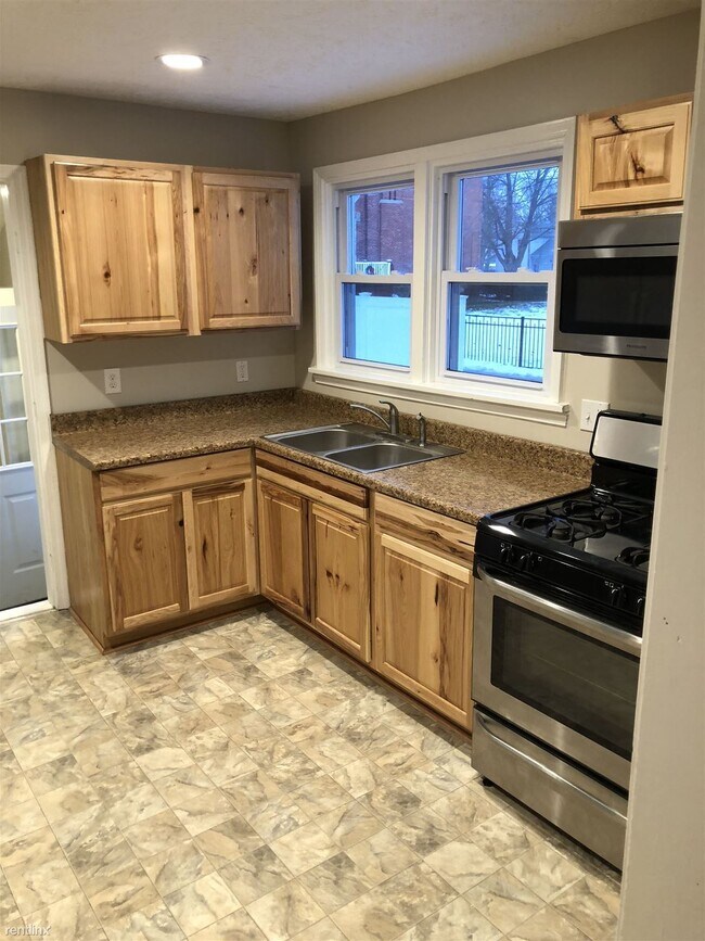 Foto del edificio - 3 br, 1 bath House - 406 W Baldwin St