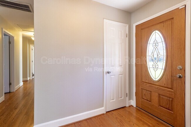 Foto del edificio - 6618 Castlegate Dr
