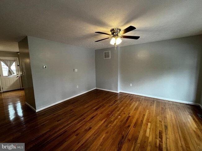 Building Photo - 202 Carroll Dr