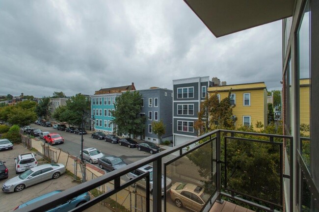 Building Photo - 297 D St