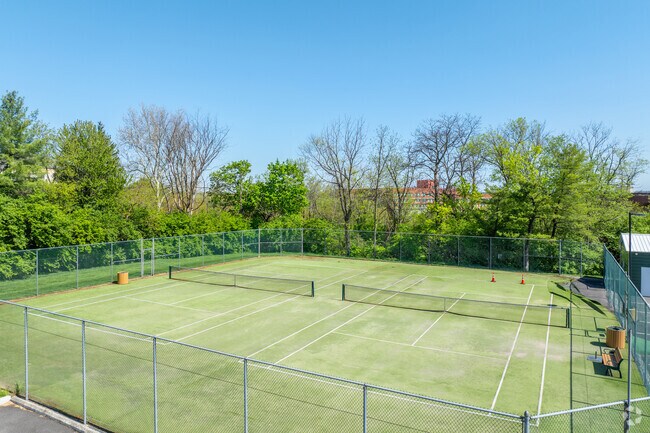 ¡Canchas de tenis - Plymouth Hill Condominiums