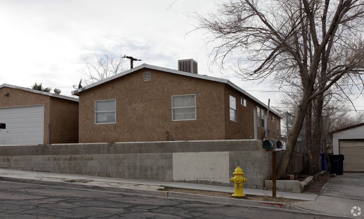 Building Photo - 316-318 Maxine Ave