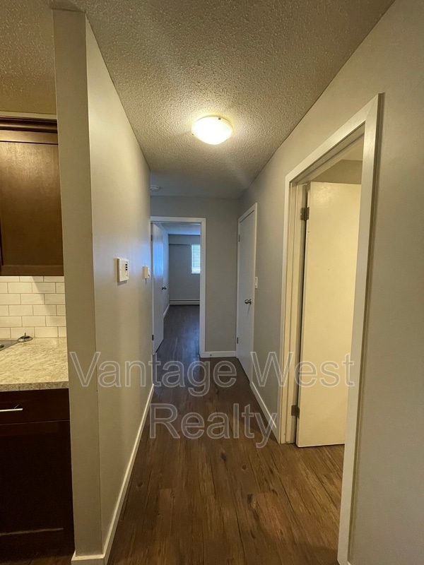 Building Photo - 235-235 Husch Rd