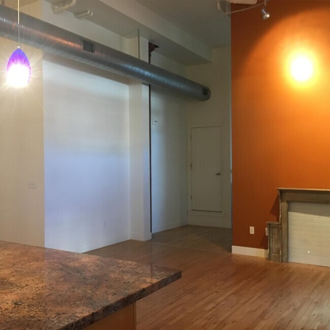 Building Photo - 342 W 200 S