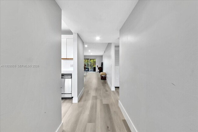 Foto del edificio - 13001 SW 11th Ct