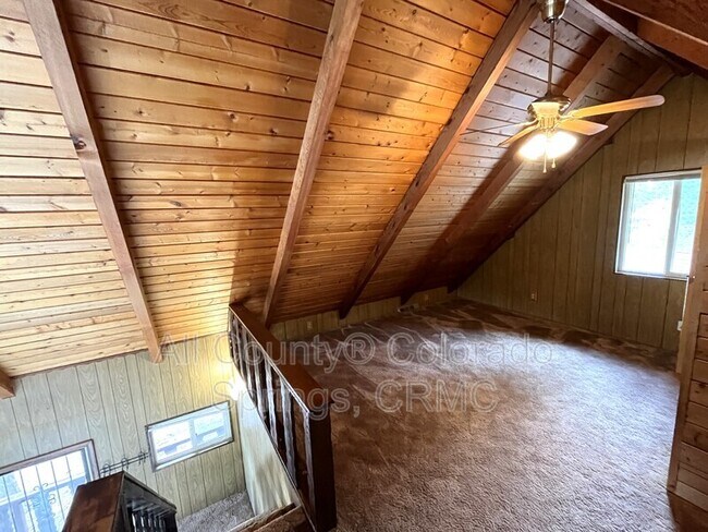 Building Photo - 1302 Twin Lakes Dr