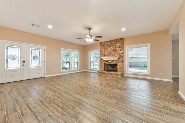 Foto del edificio - 605 Kings Ct