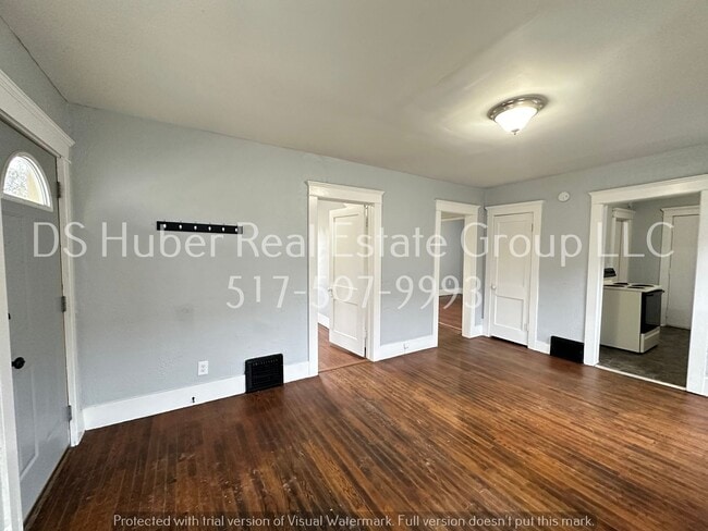 Building Photo - Must see 3 bdrm, 1 bath with gorgeous hard...