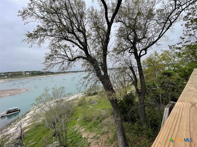 Foto del edificio - 1415 Glenn Dr