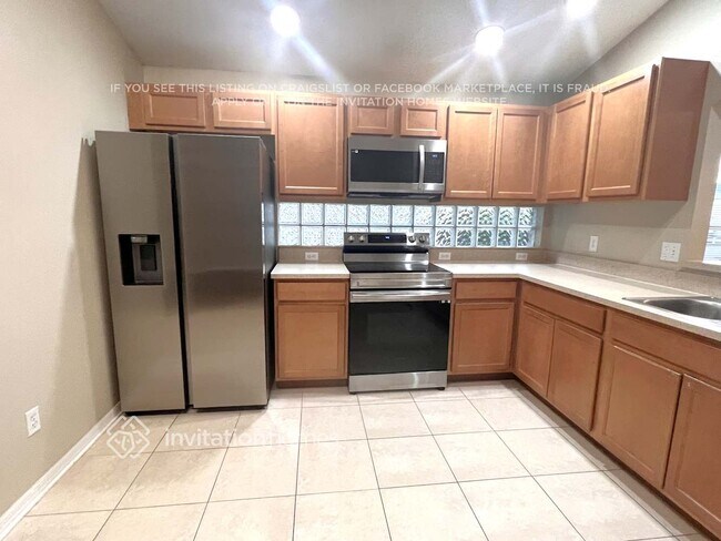 Foto del edificio - 10500 Petaloma Dr