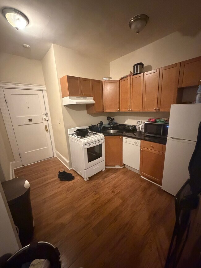 Building Photo - 38 Hemenway St