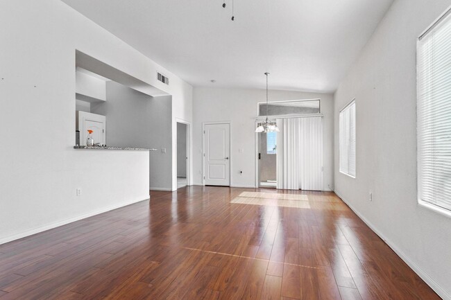 Foto del edificio - 8805 Jeffreys St