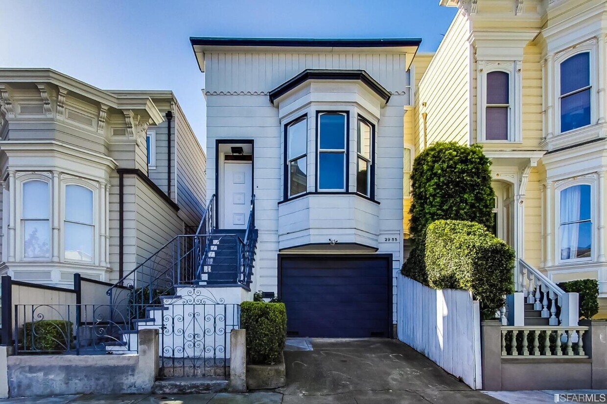 Primary Photo - 2955 Sacramento St