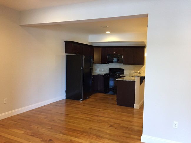 Building Photo - 134 Franklin Avenue