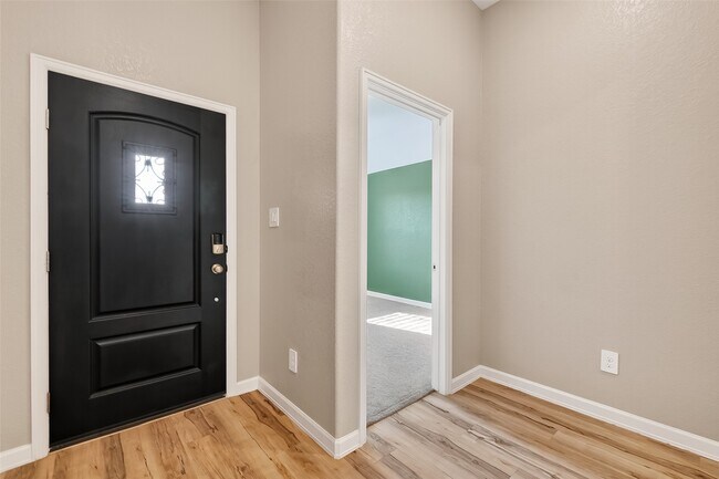 Building Photo - 5403 Tourmaline Wy