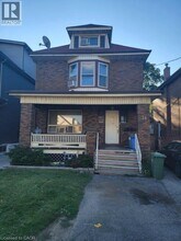 Building Photo - 18 Huxley Ave S
