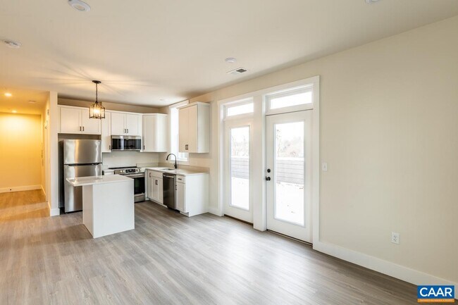 1143 Rose Hill Dr Unit 304 - 4