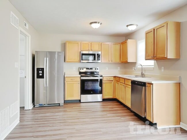 Building Photo - 1356 Blue Ridge Ln