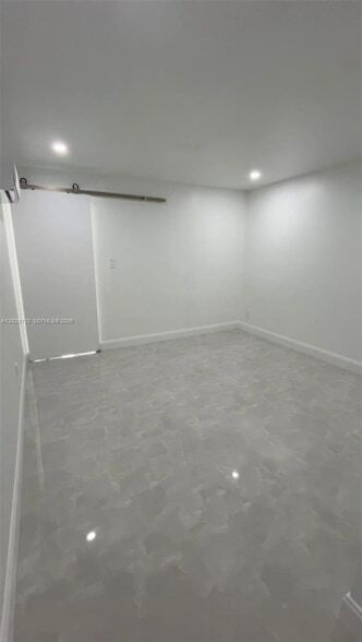 Building Photo - 19360 SW 114th Pl