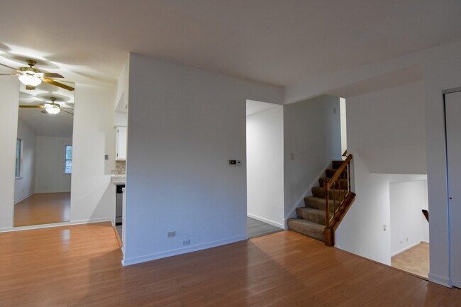 Foto del edificio - 300 Westwood Ct
