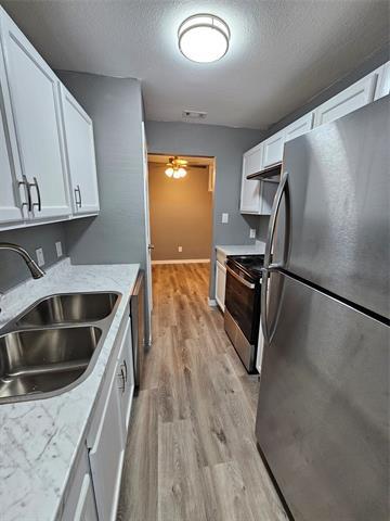 Building Photo - 1623 Windsong Ln