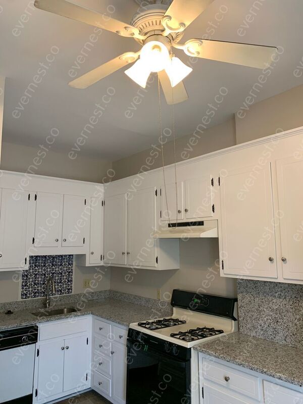 Building Photo - 2021 Park Ave