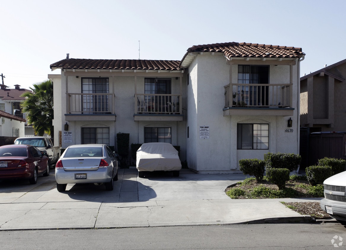 Building Photo - 4670 Bancroft St