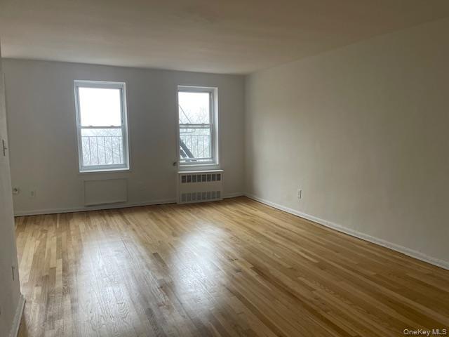 Foto del edificio - 8-33 Central Ave