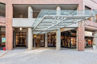 Building Photo - 211 E Ohio St