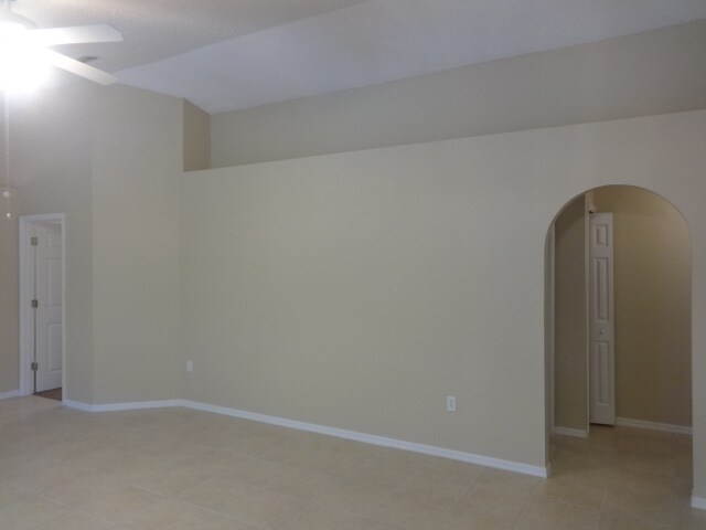 Foto del edificio - 2056 Redwood Cir NE