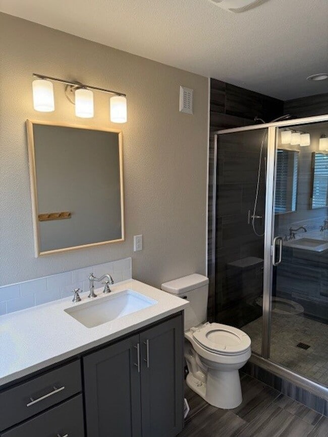 Building Photo - FREE RENT!! Newer South Salem Townhome - 2...