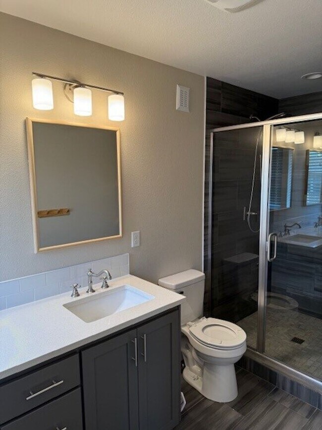 Foto del edificio - FREE RENT!! Newer South Salem Townhome - 2...