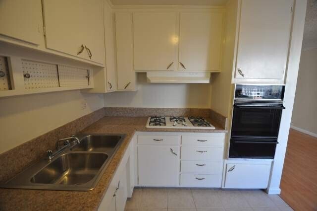 Building Photo - 5502 Corteen Pl