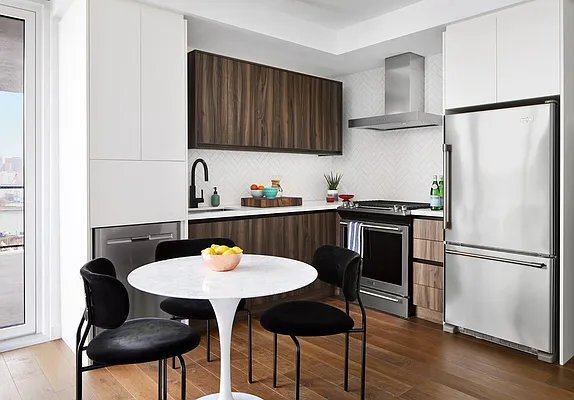 Building Photo - 21 India St