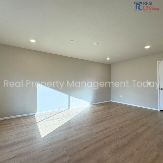 Building Photo - Spacious 2 Bedroom Condo in Sunrise!