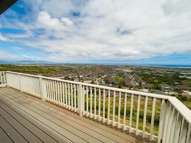 Building Photo - Kahiwelo at Makakilo 3 bedroom home for rent