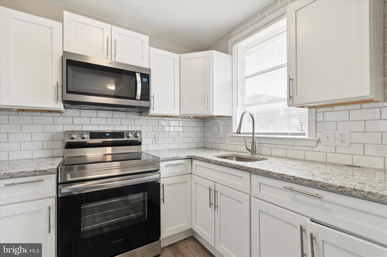 Foto principal - 1808 Tustin St