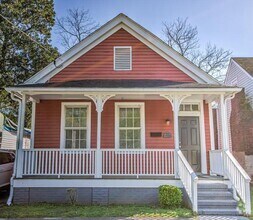 Building Photo - 256 Walker St