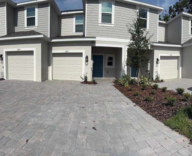 Building Photo - 2533 Penguin Blvd