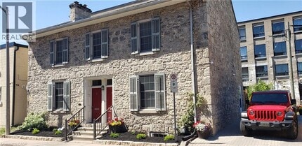 Building Photo - 2 Warnock St