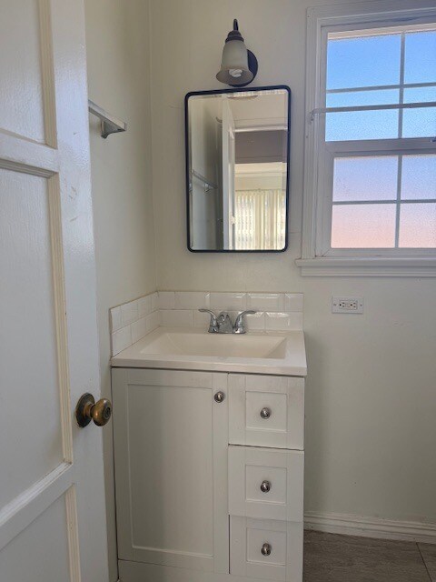 Foto del edificio - 811 N Adams St