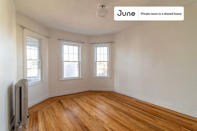 Foto del edificio - Room in Shared 4 bed/1 bath home